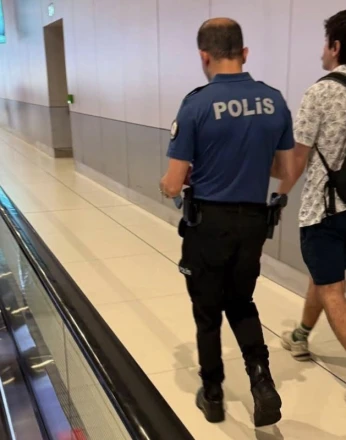 Komedyen Deniz Göktaş gözaltına alındı
