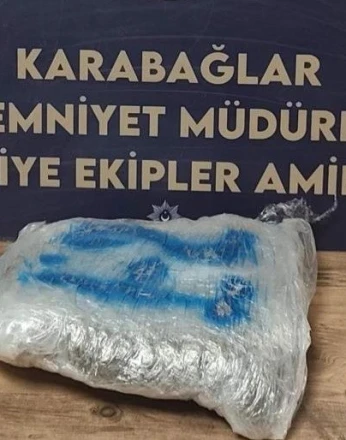 Polisten kaçan motosikletliden 1 kilo 200 gram uyuşturucu çıktı