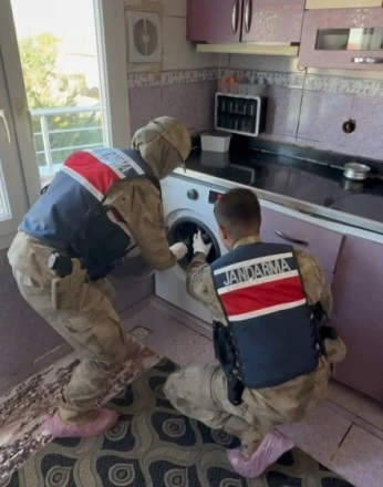 Şanlıurfa’da çamaşır makinesinden 12 tabanca çıktı