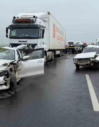 Siverek’te zincirleme trafik kazası: 2 ölü, 2 yaralı
