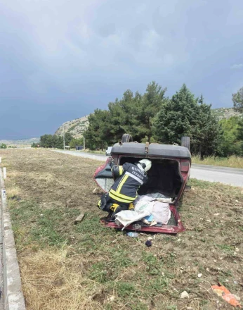 Yoldan çıkan otomobil takla attı: 2 yaralı