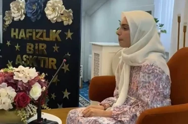 1 yılda hafız oldu, 30 cüzü bir günde ezberden okuyarak hatim etti 