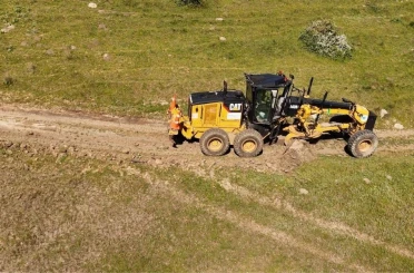 100 mahallede tarla yollarını hasada hazırladı 