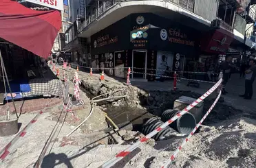 15 gün önce açılan çukur esnafı çileden çıkarttı
