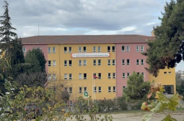 15 öğrenci zehirlenme şüphesiyle hastanelik oldu
