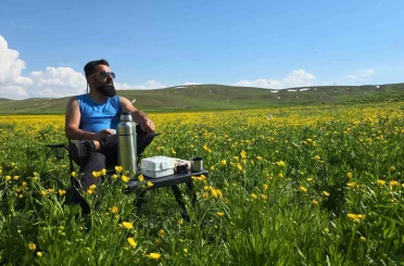 2 bin 800 yıllık tarihin izinde açan sarı çiçekler mest ediyor 