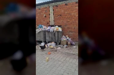 2 haftadır alınmayan çöpler tepki çekti 
