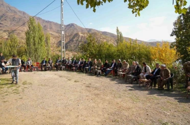 2. Ordu Komutanı Korgeneral Topaloğlu gaziyi köyünde ziyaret etti 