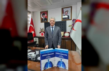 227 bilim insanının katkı sunduğu "Göğüs Cerrahisi" kitabı yayımlandı 