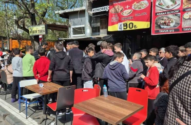 23 Nisan’da bedava kokoreç izdihamı 