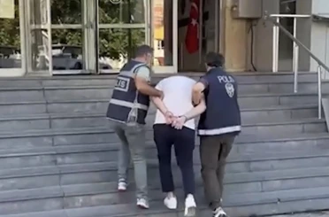 24 farklı ’dolandırıcılık’ suçundan 21 yıl kesinleşmiş hapis cezası bulunan şahıs yakalandı 