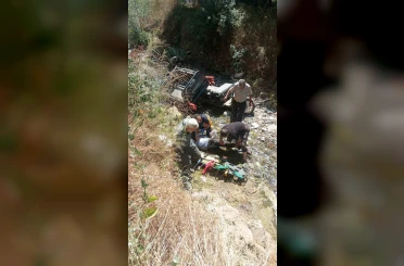 3 tekerlekli motor dere yatağına devrildi: Dede öldü, 2 torunu yaralandı 