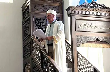 44 yıllık imam cemaatine cuma hutbesiyle veda etti
