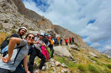 45 sporcu Kemaliye’nin zirvesinde buluştu 