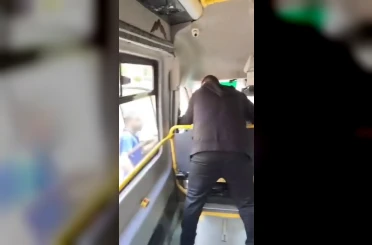 5 TL’lik eksik ödeme yüzünden minibüs karıştı 