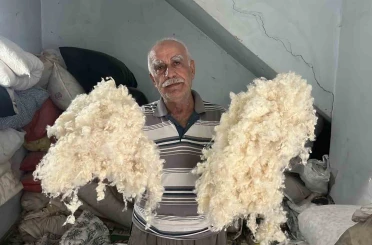 52 yıldır el emeğiyle üretiyor, mesleğin yok olmaasına karşı direniyor 