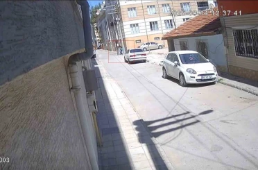 6 yaşındaki çocuk altın dolu kutuyu sokağa attı, bulan kadın kayıplara karıştı 