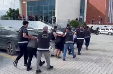 63 yaşındaki kadının pompalı tüfekle öldürüldüğü komşu kavgasına 5 tutuklama 