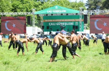 64. Geleneksel Çalı Güreşleri’nde başpehlivan Erkan Taş, güreş ağası Mustafa Cebeci oldu 