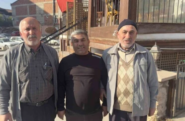 70’lik delikanlı gırtlak kanserini doktorun tavsiyesiyle yendi, yöresel oyunu ile düğün pistine damga vurdu 