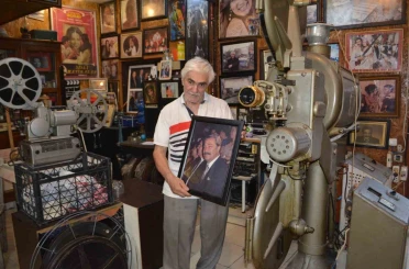 Adana’da Kadir İnanır anısına ücretsiz sinema gösterimi yapılıyor 