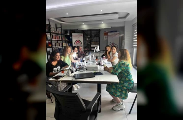 ADEM kursiyerlerine aile içi iletişim ve dijital farkındalık eğitimi verildi 