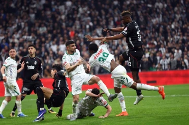 Adil Demirbağ’dan Dünya Kupası ve kupa finali açıklaması: Kaptan olarak kupayı kaldıracağız!
