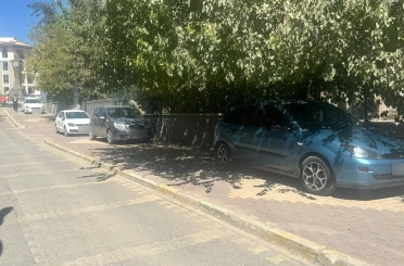 Adıyaman’da kaldırımlar otoparka döndü 