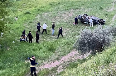 Adıyaman’da otomobil tarlaya uçtu: 4 yaralı 