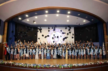 ADÜ Diş Hekimliği Fakültesi 8. Dönem mezunlarını uğurladı 