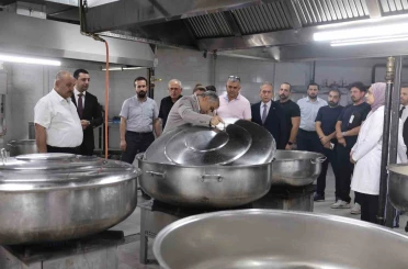 ADÜ Rektörü Kent, merkez yemekhanesinde incelemelerde bulundu 