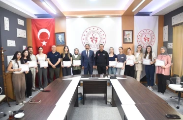 AFAD gönüllüsü öğrenciler ilk yardım belgelerini aldı 