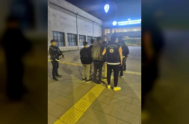 Afyonkarahisar’da göçmen kaçakçılığı operasyonunda 8 düzensiz göçmen yakalandı 