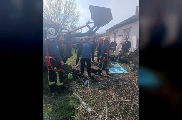 Ağaç dalı toplayan kadın 20 metrelik su kuyusuna düştü 