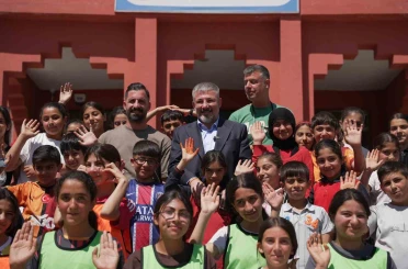 Ağrı’da 14 kütüphane hizmete açıldı, yeni okul projesinin temeli atıldı 