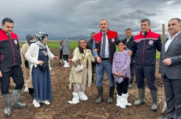 Ağrı’da 2 bin 500 çiftçiye 50 bin meyve fidanı dağıtıldı 