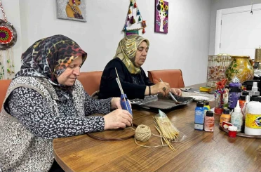Ağrı’da atık ürünler sıfır atık kursunda sanata dönüşüyor 