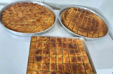 Ağrı’da bayram öncesi evlerde baklava mesaisi başladı 