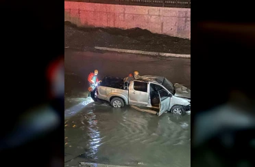 Ağrı’da Murat Nehri’ne uçan pikaptaki 5 kişi yaralı kurtarıldı 
