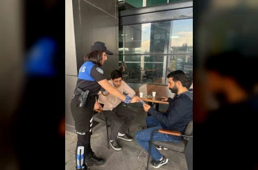 Ağrı’da sağlık çalışanları ve vatandaşlara Hayat 112 uygulaması tanıtıldı 