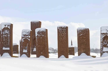 Ahlat’ta masalsı kış manzaraları 