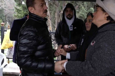 Ahmet Minguzzi ölüm yıl dönümünde kabri başında anıldı 