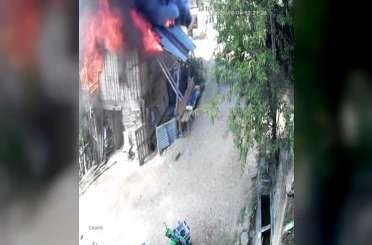Ahşap evde başlayıp ormanlık alana sıçrayan yangının güvenlik kamerası görüntüleri ortaya çıktı 
