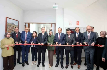 AİÇÜ’de zebra balığı translasyonel tıp araştırma laboratuvarı açıldı 