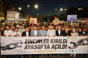 AK Parti Gençlik Kolları’ndan düzenlenen Ayasofya Yürüyüşü’ne binler katıldı 