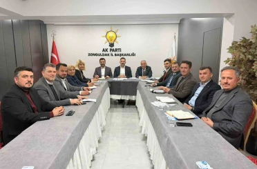 AK Parti İl Başkanlığı’nda değerlendirme toplantısı gerçekleştirildi 