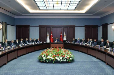 AK Parti MYK başladı 