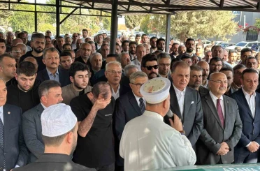AK Parti Sözcüsü Ömer Çelik’in acı günü 
