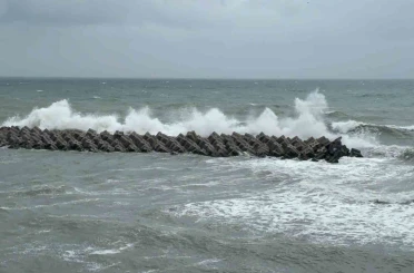 Akçakoca’da fırtına etkili oluyor 
