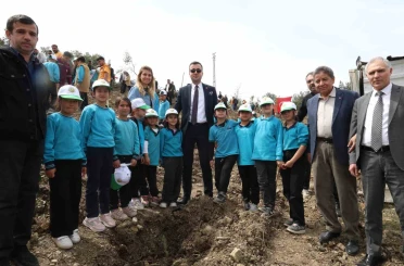 Akdam’da 1000 fidan toprakla buluştu 